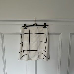 Chloe pre fall 2014 skirt. Size 38. Fits US 4. Super cool!